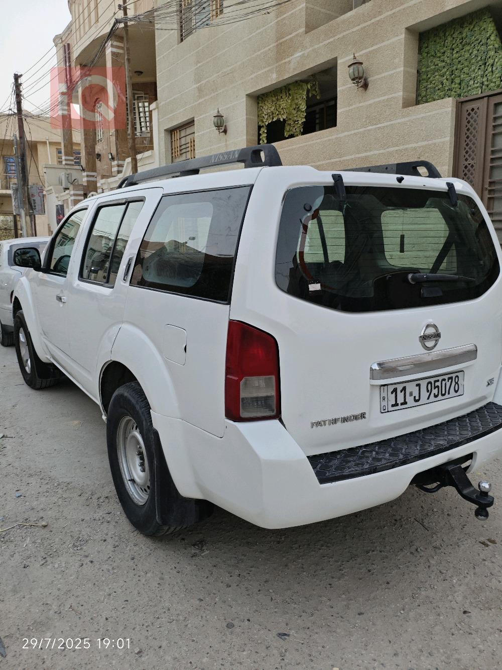 نیسان پاسفایندەر